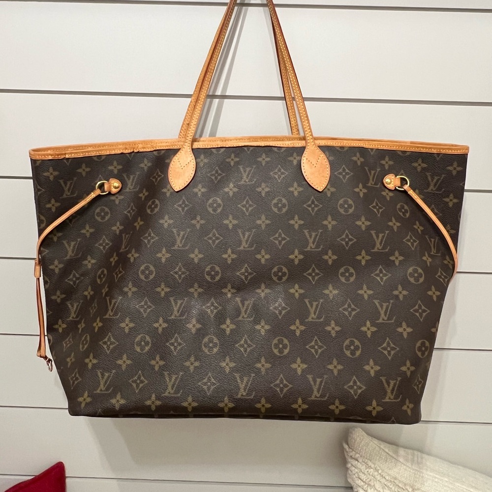 Louis Vuitton The Neverfull GM tote.  Monogram canvas!